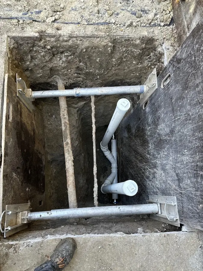 Experienced plumber completing Drain Cleaning work in Laughlin